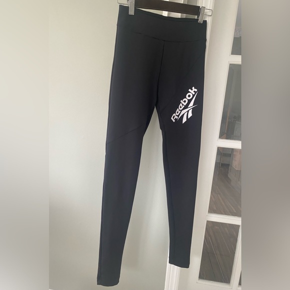 Reebok joggers - Picture 1 of 8